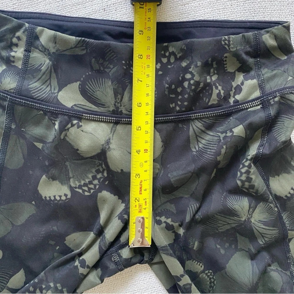 LULULEMON Pace Rival Army Green Camo Butterfly Crop 22” Leggings  Size 4 - Picture 13 of 15